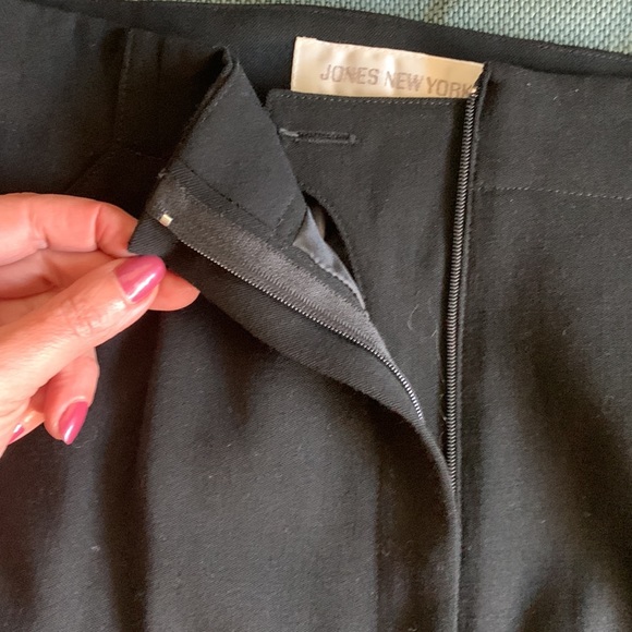 Classic wool skirt 36in long 19in wide - Picture 10 of 13